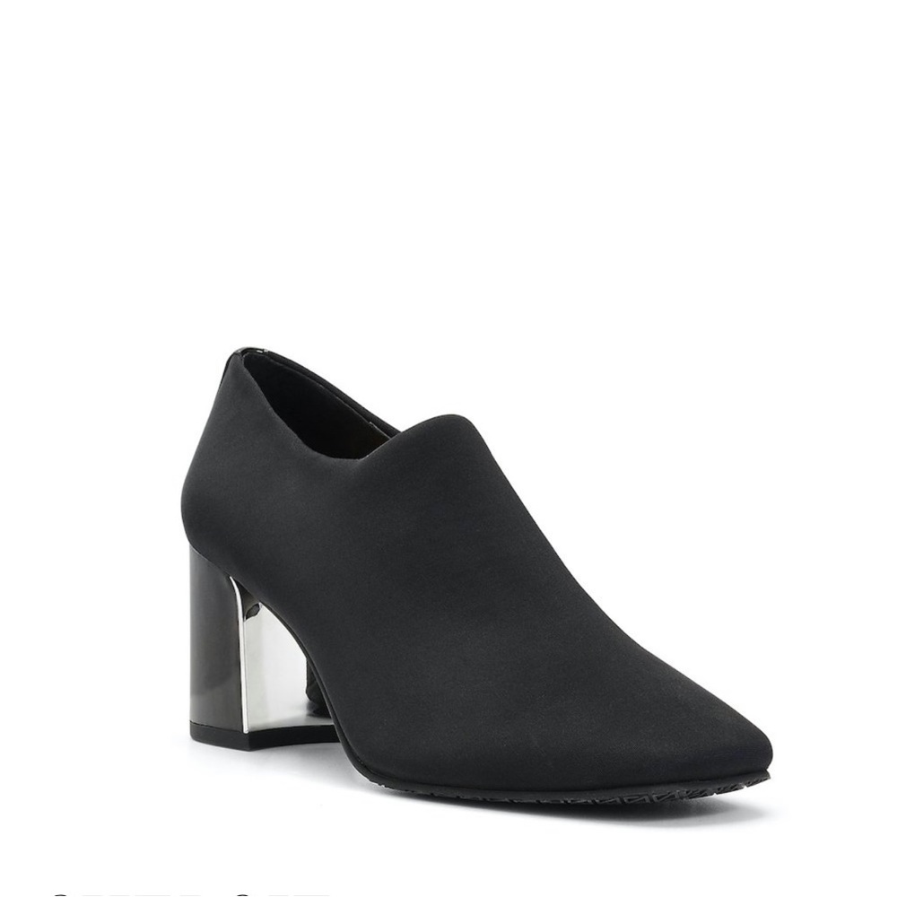 Donald Pliner Chelsie. New in Box!